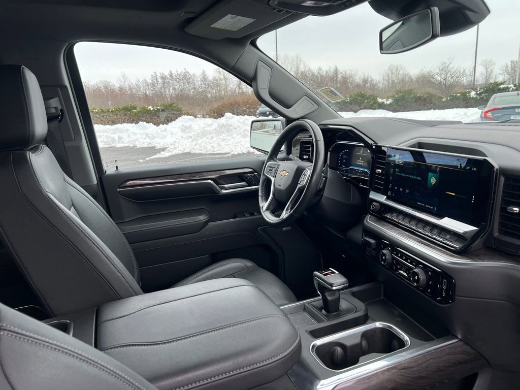 Used 2023 Chevrolet Silverado 1500 LTZ w/ LTZ Convenience Package II image 9