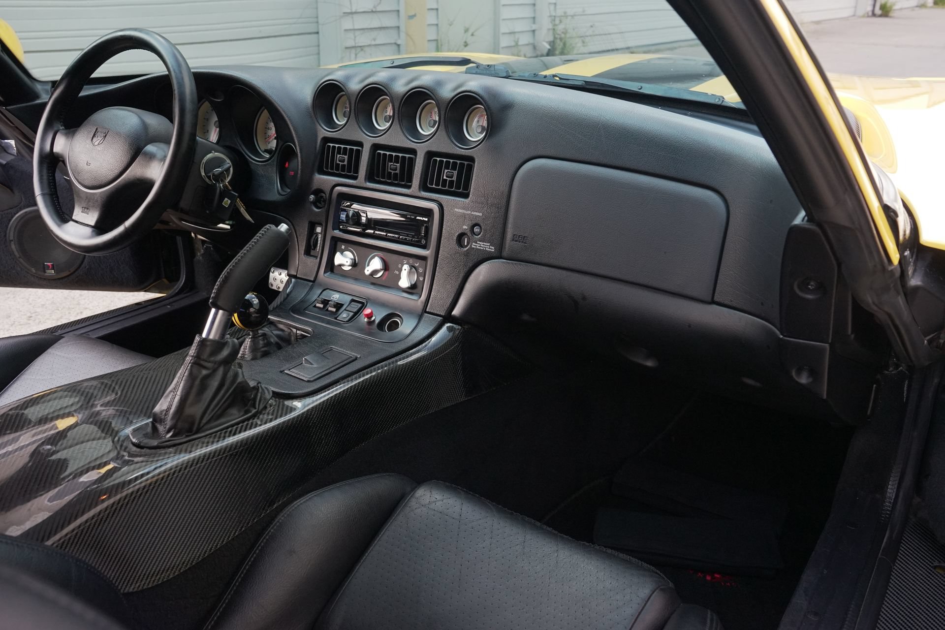 Used 2001 Dodge Viper GTS RWD image 5