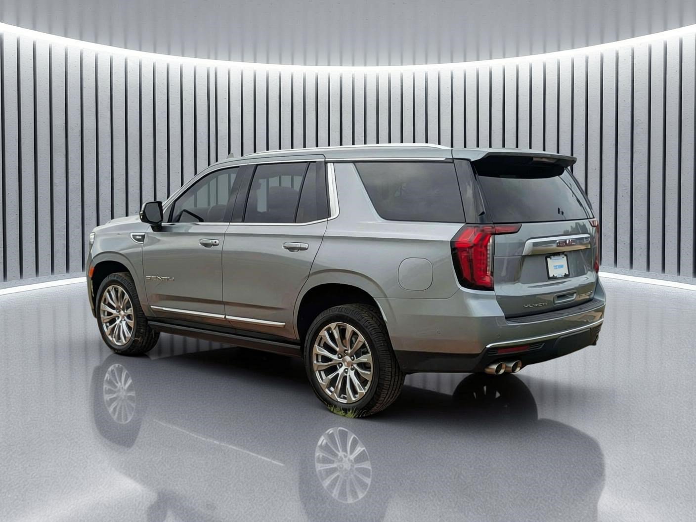 Used 2024 GMC Yukon Denali w/ Advanced Technology Package AWD/4WD image 8