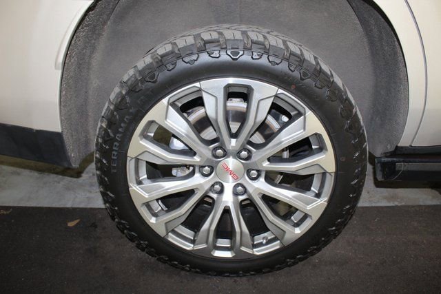 Used 2021 GMC Yukon Denali w/ Denali Premium Package image 21