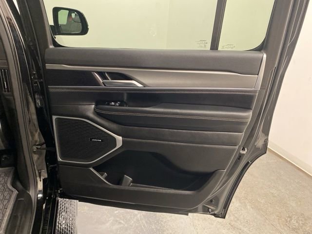 Used 2024 Jeep Wagoneer Series II image 29