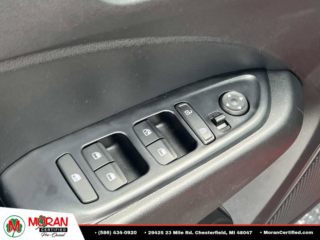 Used 2023 Hyundai Venue Limited FWD image 16