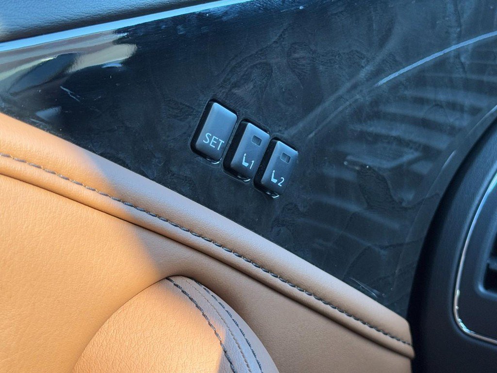 Used 2023 INFINITI QX80 Sensory w/ All-Season Package image 18