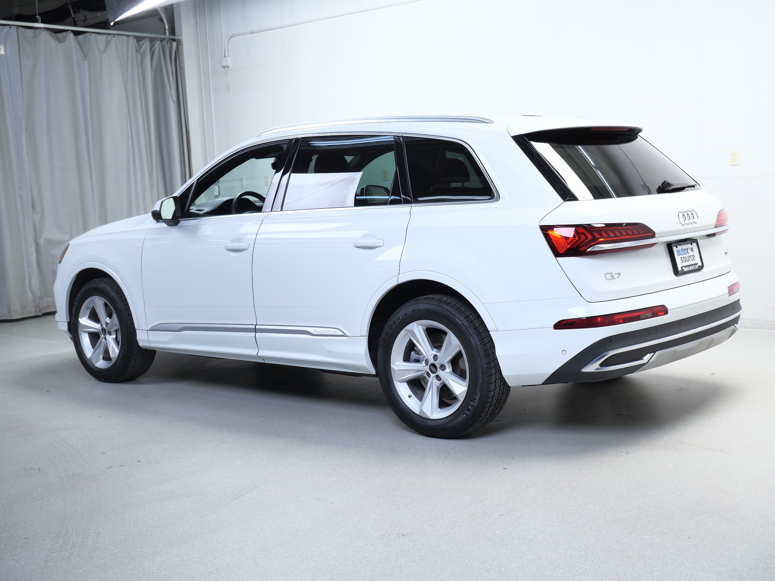 Used 2023 Audi Q7 2.0T Premium Plus w/ Premium Plus Package AWD/4WD image 11