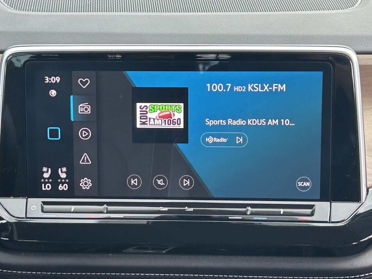 Used 2025 Volkswagen Atlas SE AWD/4WD image 21