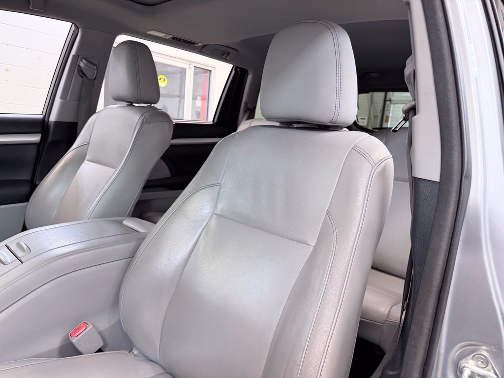 Used 2015 Toyota Highlander XLE AWD/4WD image 15