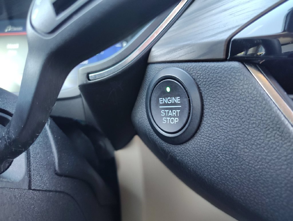 Used 2020 Ford Escape Titanium AWD/4WD image 25