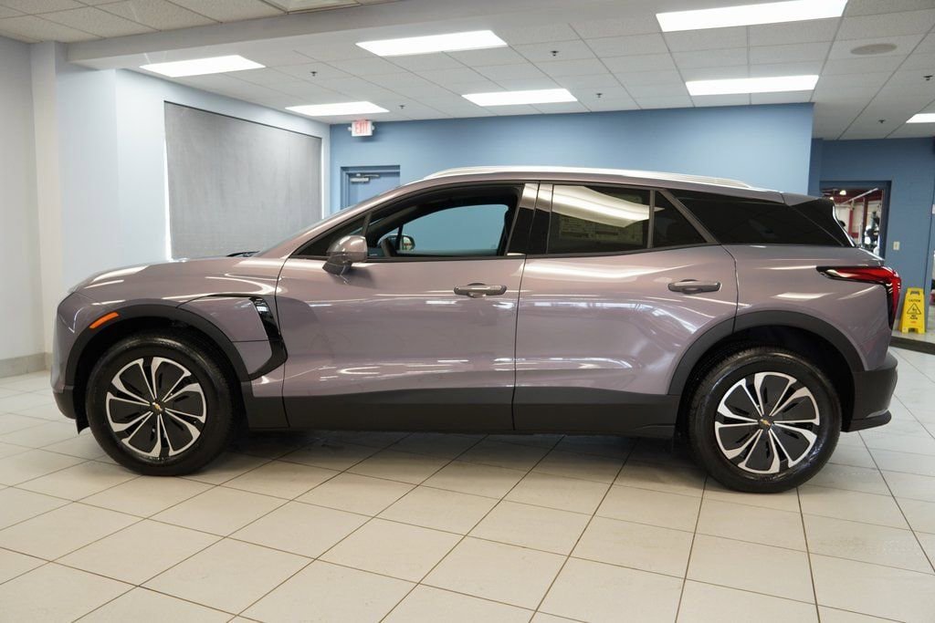 New 2025 Chevrolet Blazer EV LT AWD/4WD image 2
