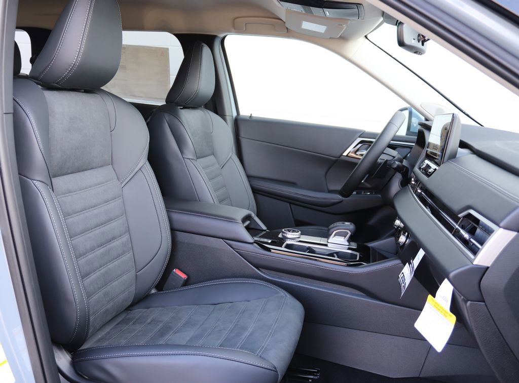 New 2026 Mitsubishi Outlander SE image 24