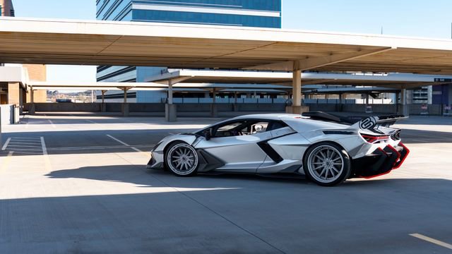 Used 2025 Lamborghini Revuelto AWD/4WD image 14