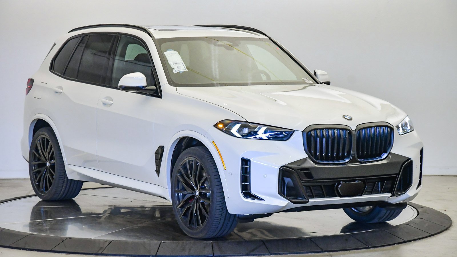New 2026 BMW X5 xDrive40i w/ M Sport Package image 6