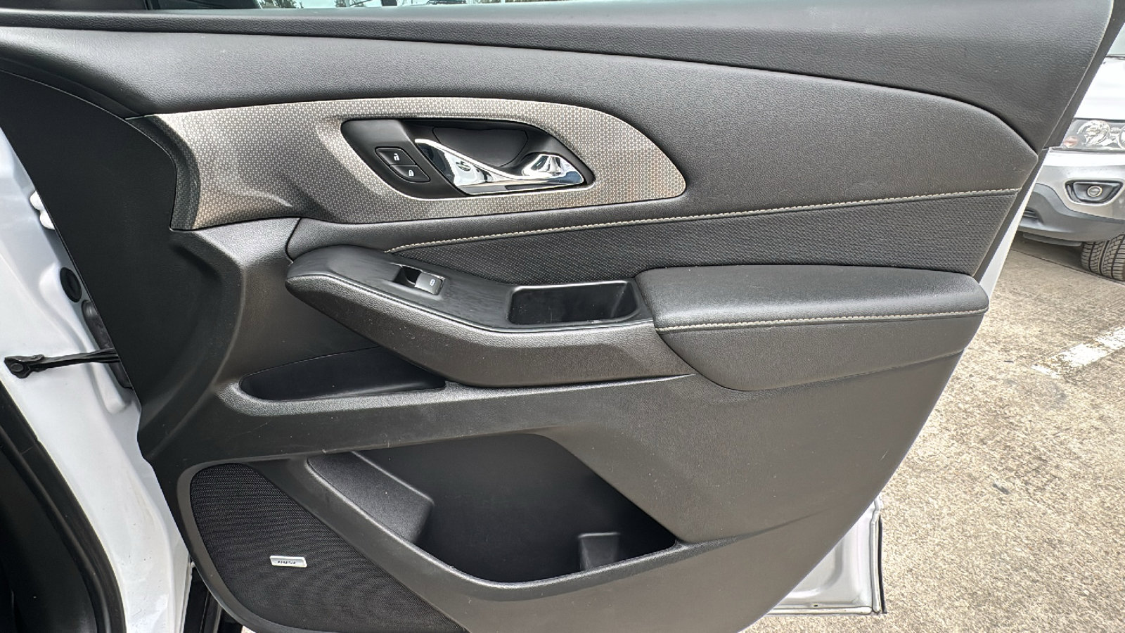 Used 2023 Chevrolet Traverse Premier w/ Redline Edition image 31