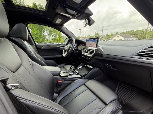 Used 2024 BMW X4 M40i w/ Premium Package image 17