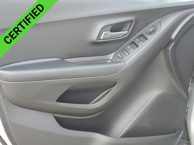 Used 2022 Chevrolet Trax LT w/ LT Convenience Package image 22