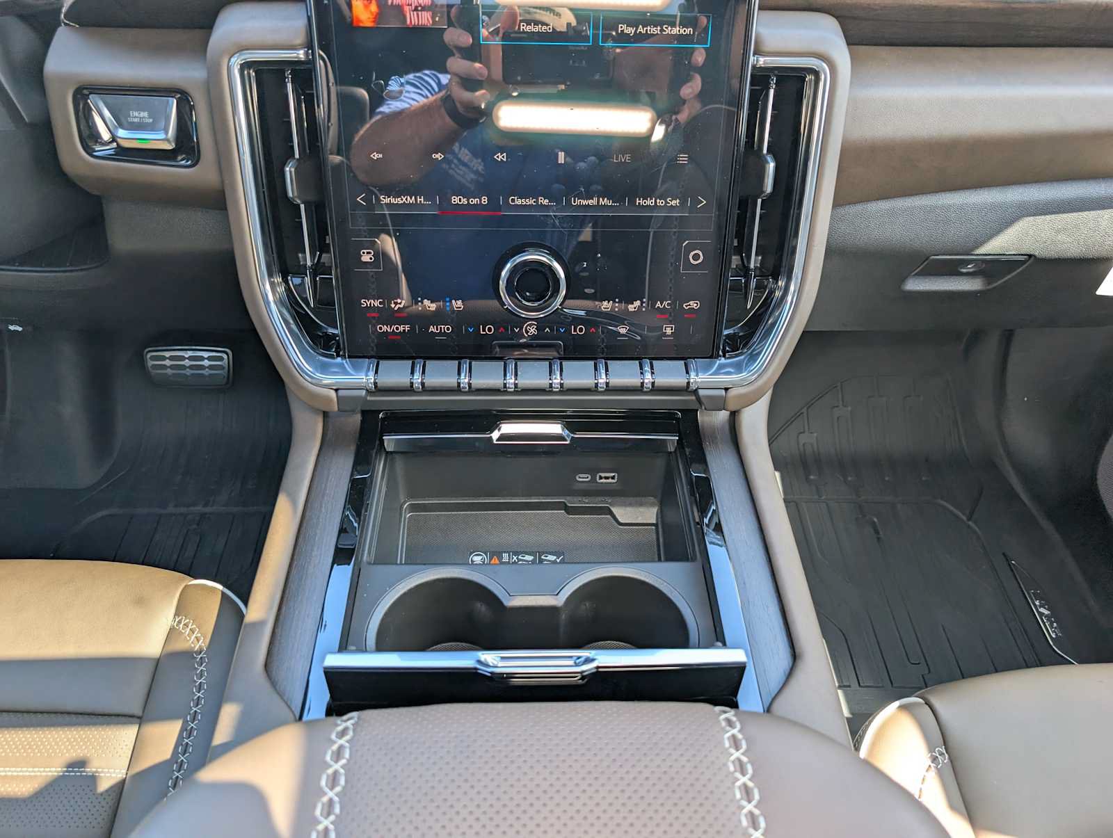 New 2026 GMC Yukon Denali Ultimate w/ LPO, Floor Liner Package AWD/4WD image 14