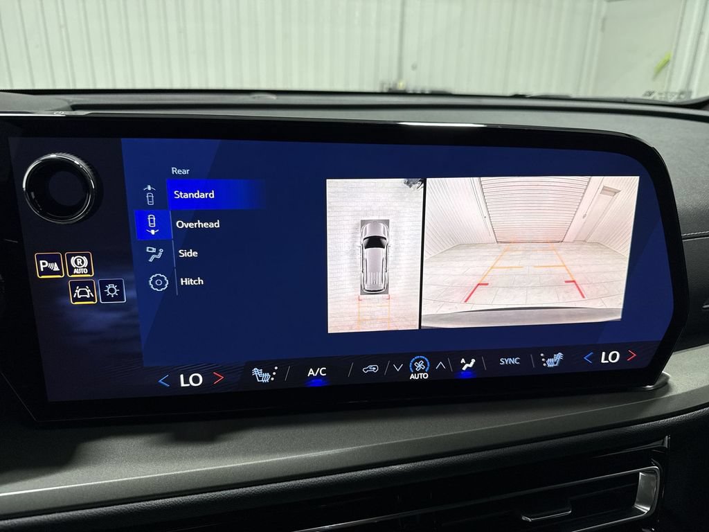 New 2027 Chevrolet Traverse LT w/ Driver Confidence Package FWD image 15