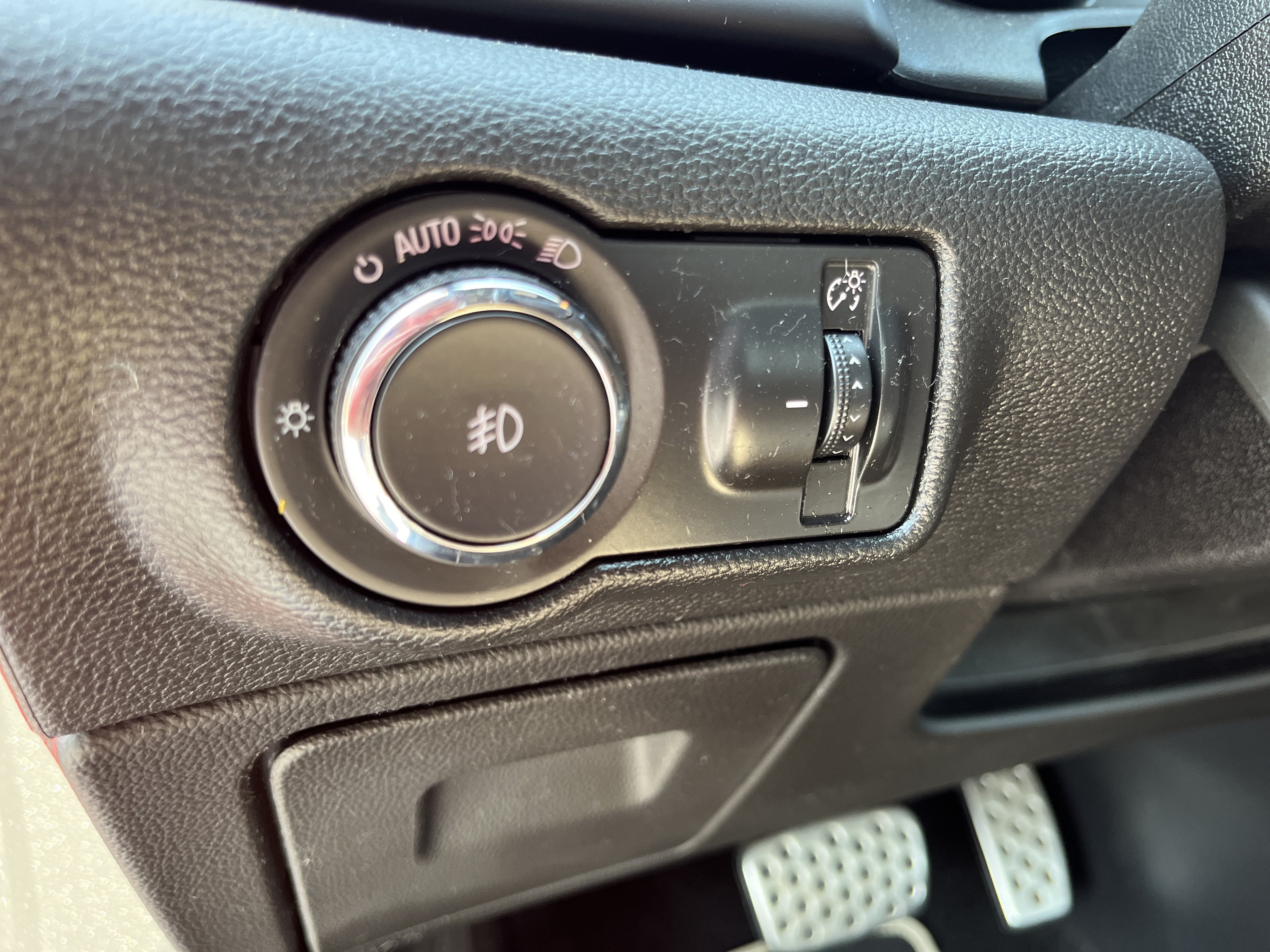 Used 2019 Buick Cascada Sport Touring FWD image 18