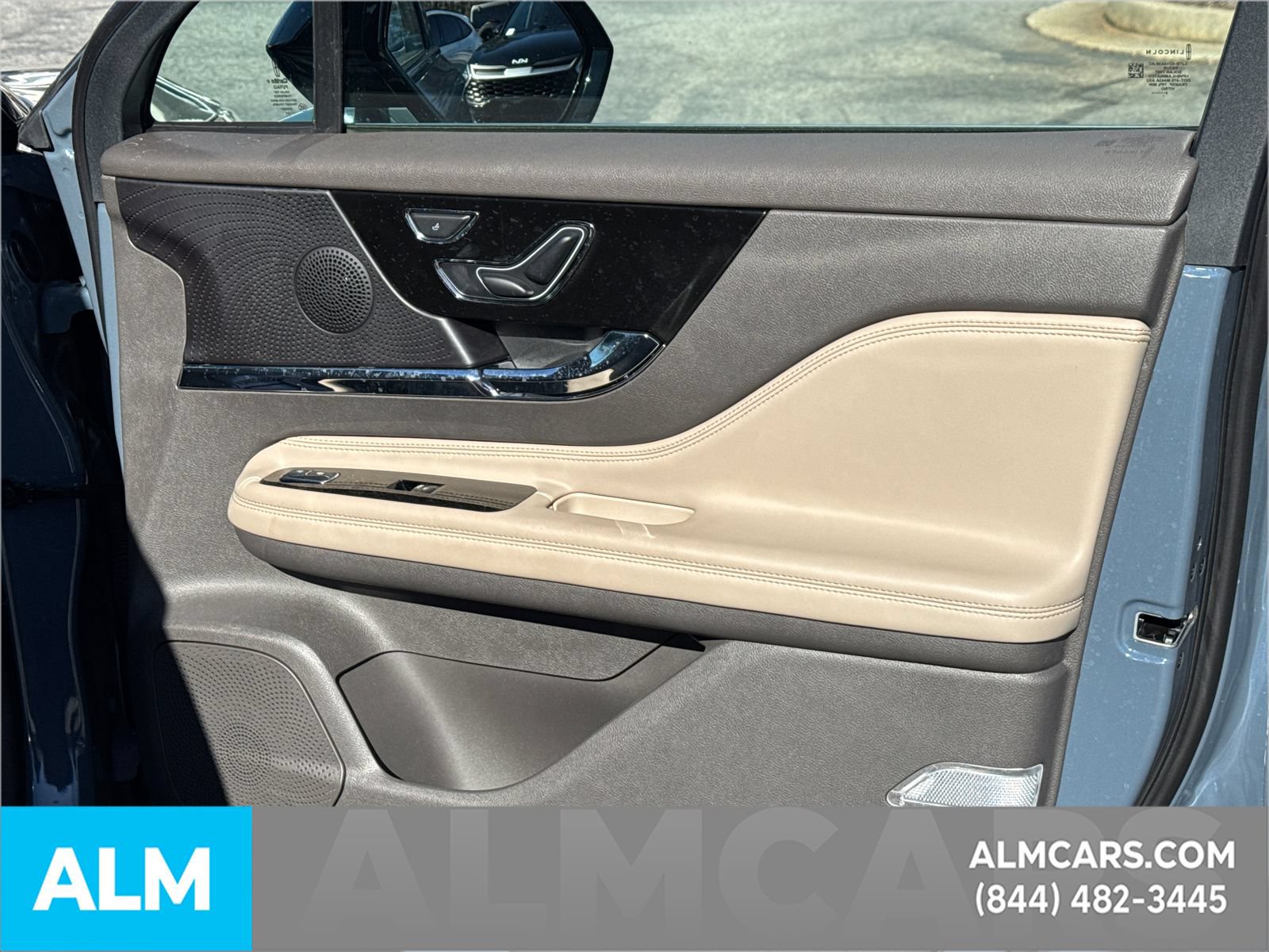 Used 2024 Lincoln Corsair AWD image 17