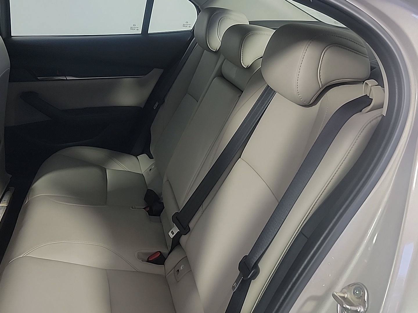 Used 2023 MAZDA MAZDA3 s FWD image 19