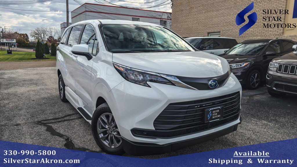Used 2024 Toyota Sienna LE