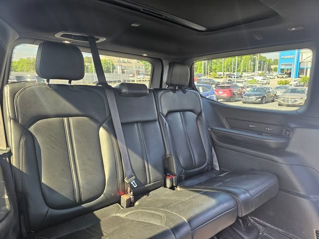 Used 2022 Jeep Wagoneer Series III w/ Premium Group I AWD/4WD image 14