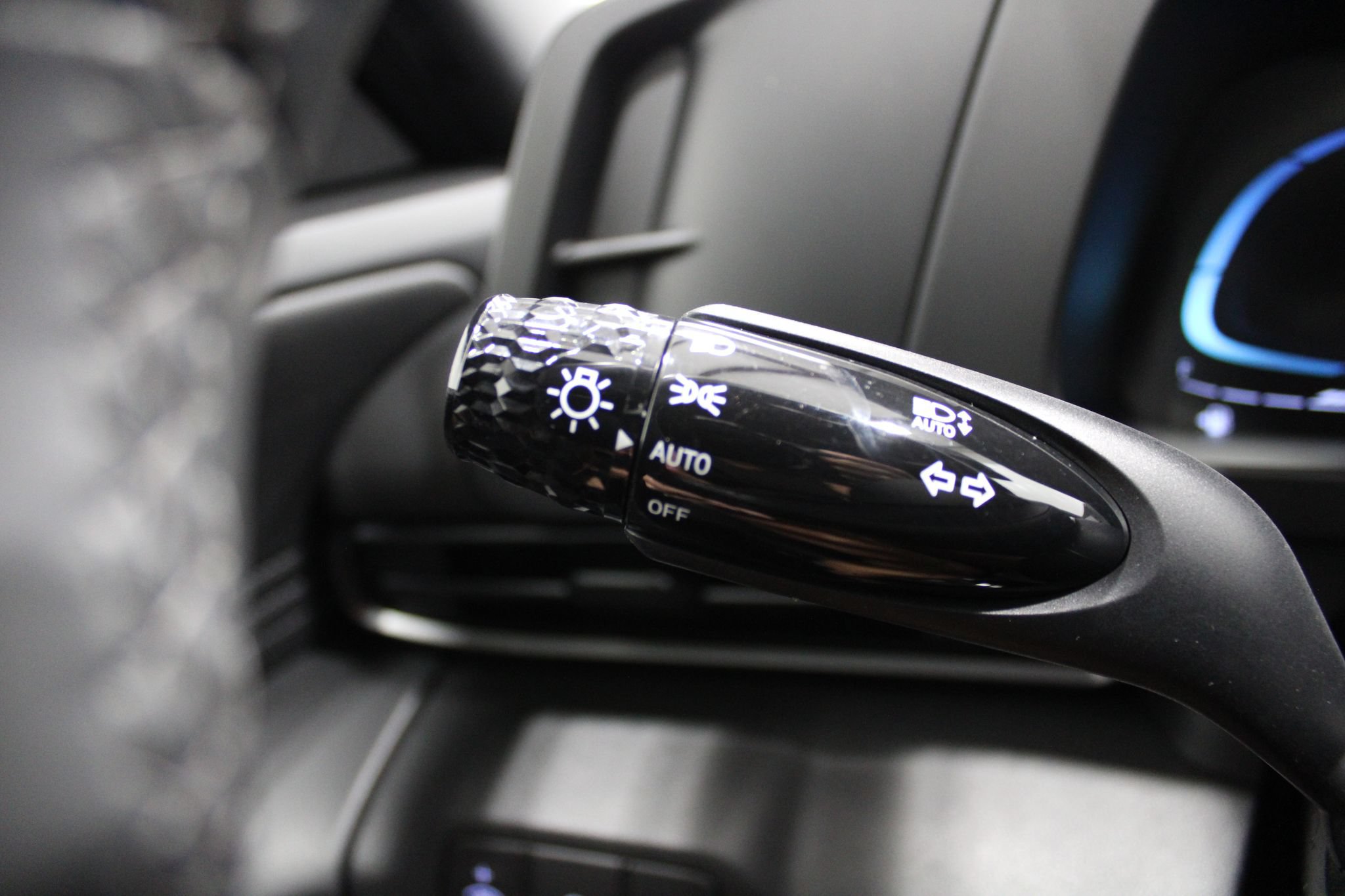 Used 2025 Hyundai Elantra Sport FWD image 39