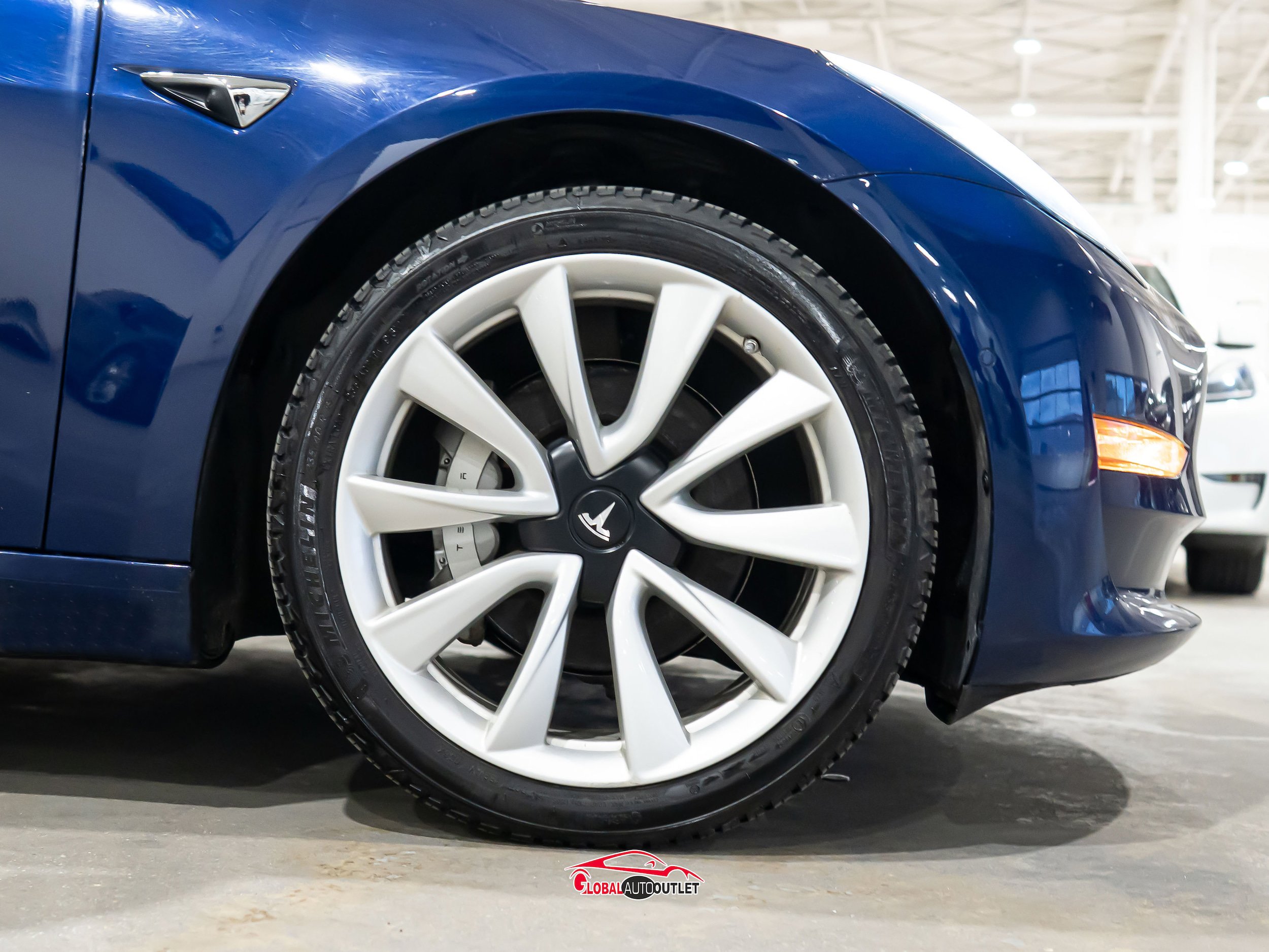Used 2018 Tesla Model 3 Long Range AWD/4WD image 9
