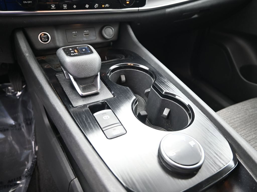 Used 2021 Nissan Rogue SV image 22