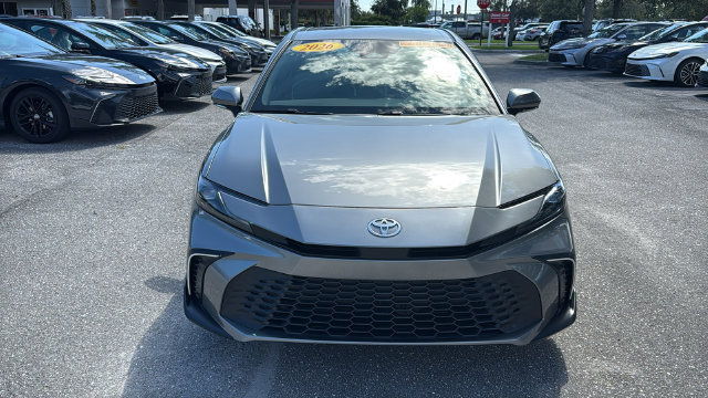 Used 2026 Toyota Camry SE FWD image 2