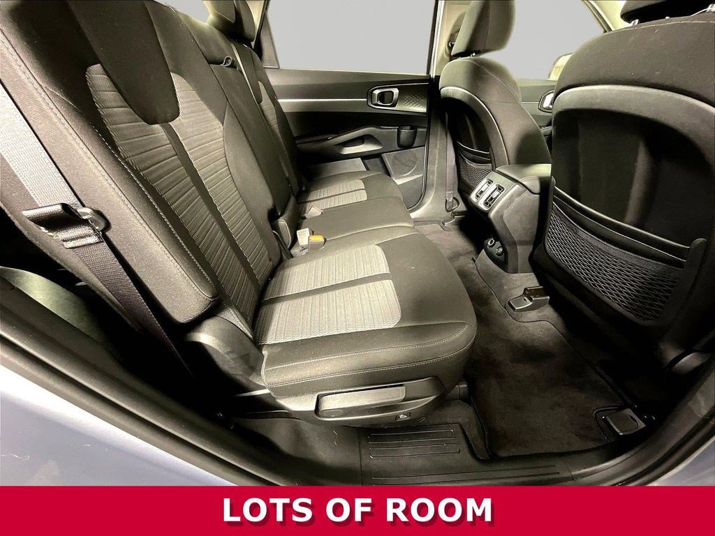 Used 2023 Kia Sorento LX FWD image 22