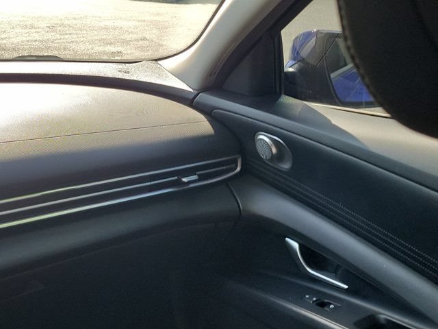 Used 2024 Hyundai Elantra SEL FWD image 4