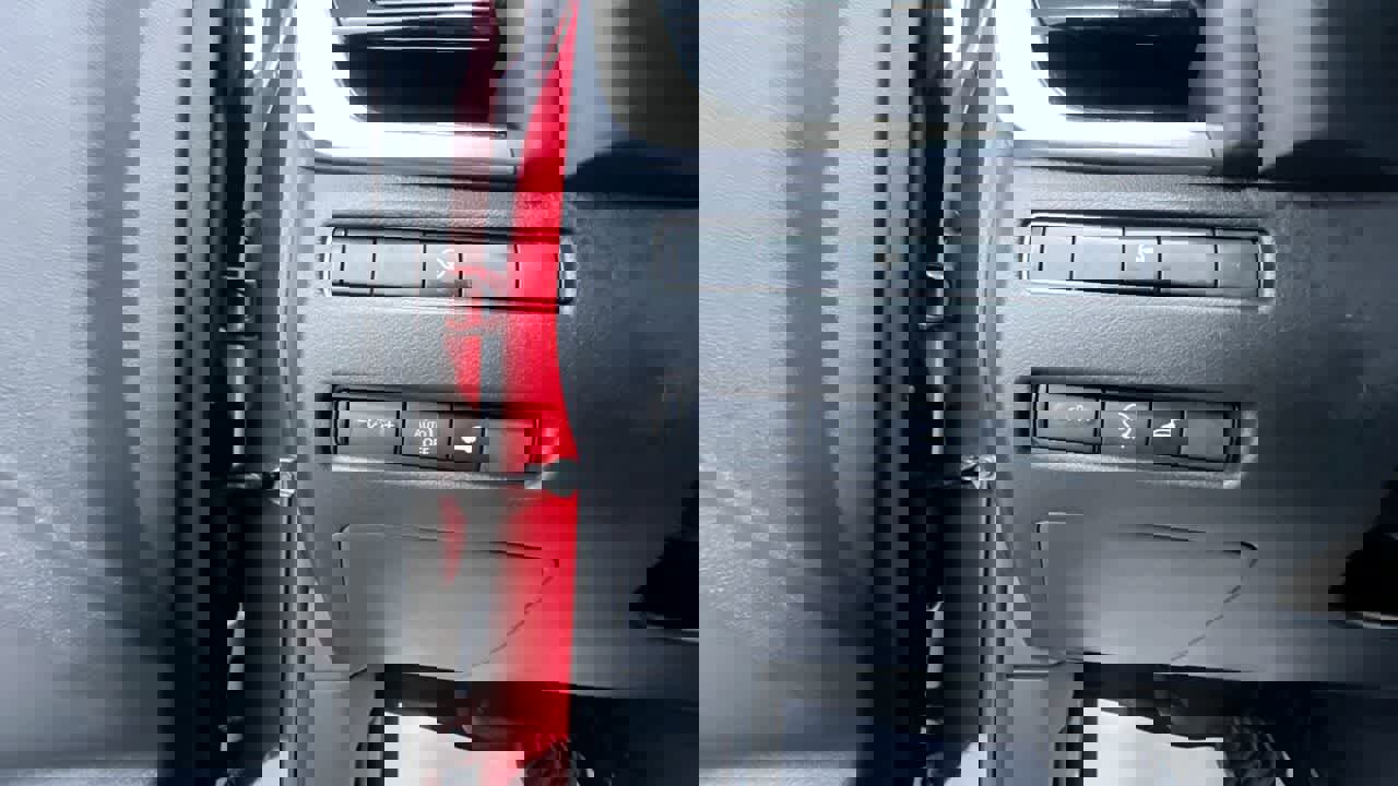 Used 2023 Nissan Rogue SL w/ SL Premium Package image 16