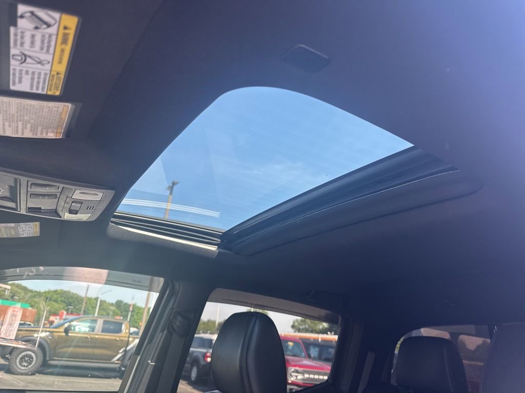 Used 2019 Toyota Tacoma TRD Off-Road AWD/4WD image 21