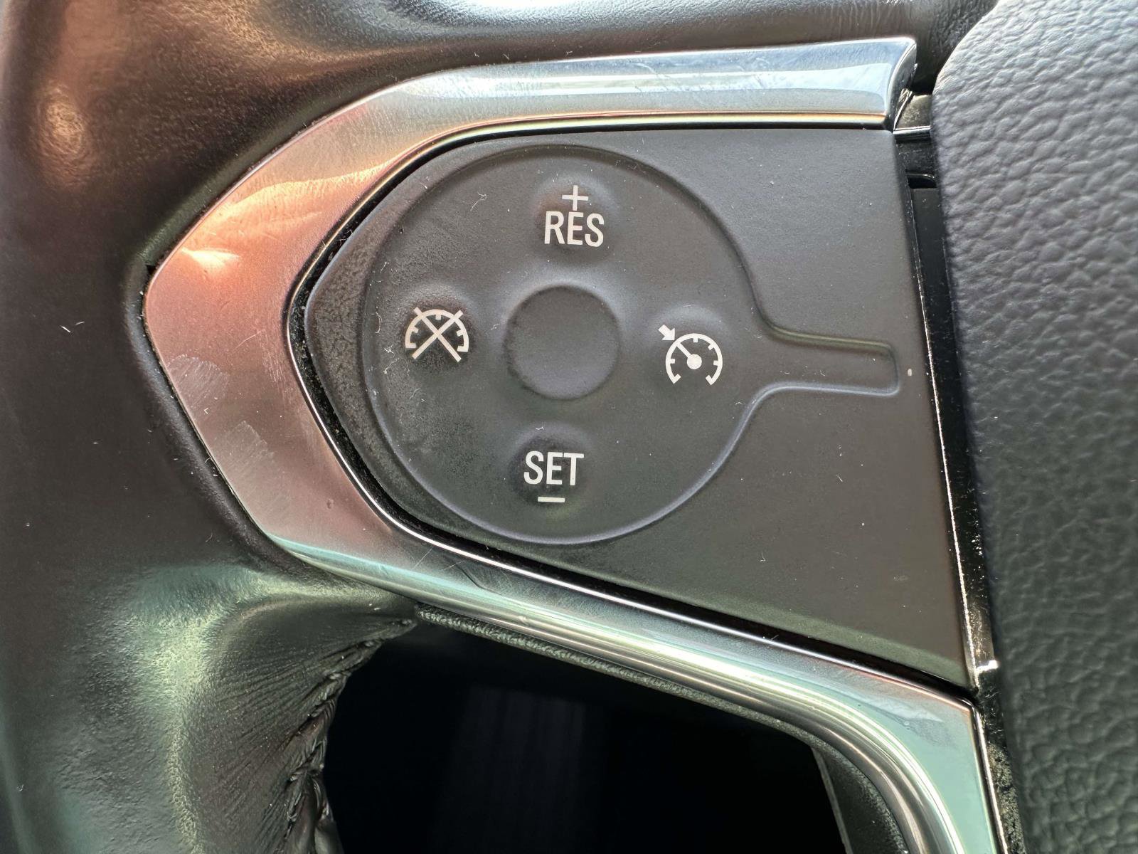 Used 2018 Chevrolet Traverse LT AWD/4WD image 17