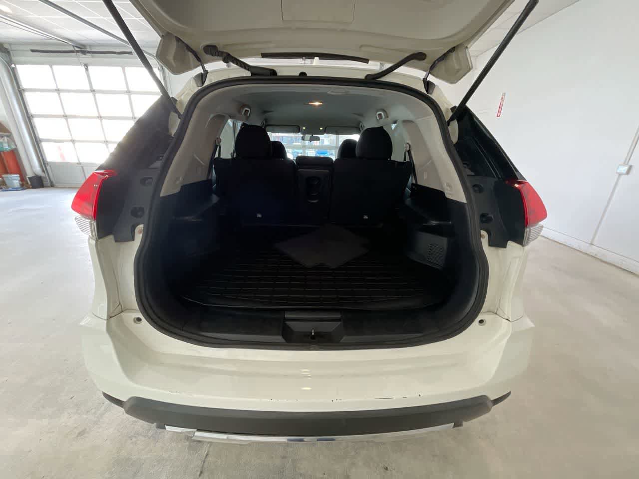 Used 2017 Nissan Rogue S w/ S Appearance Package AWD/4WD image 22