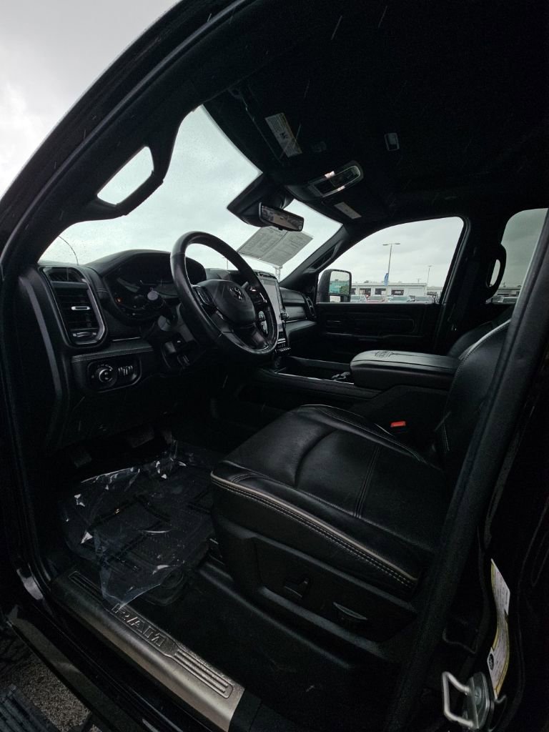Used 2024 RAM 3500 Limited AWD/4WD image 11