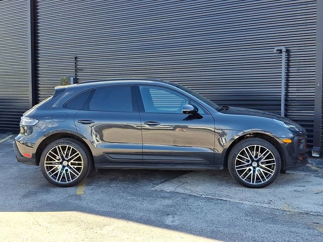 Certified 2026 Porsche Macan AWD/4WD image 8