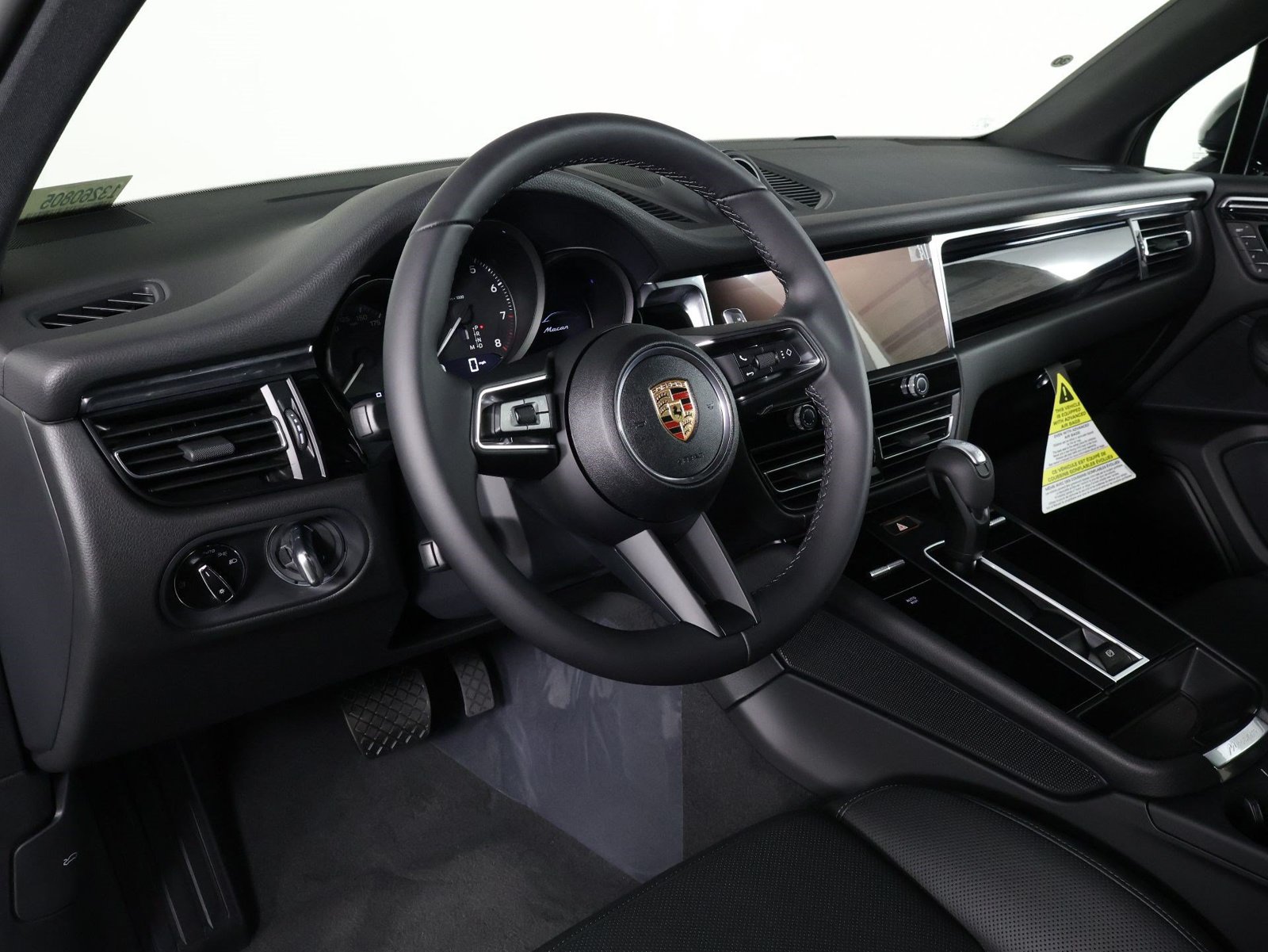 New 2026 Porsche Macan AWD/4WD image 4