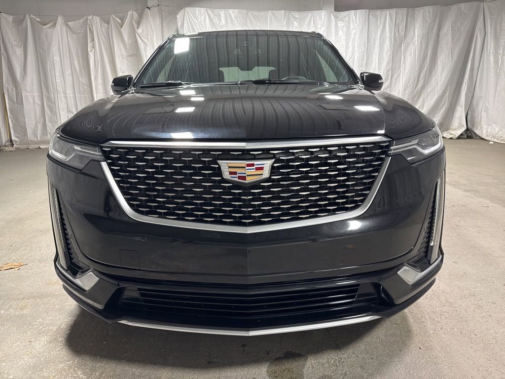Used 2023 Cadillac XT6 Luxury image 2