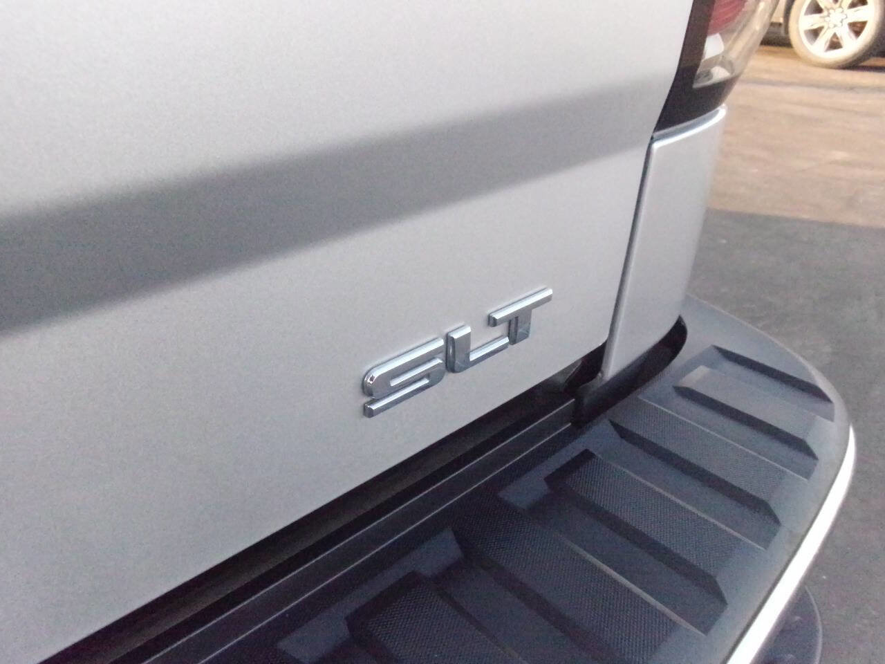 Used 2017 GMC Sierra 1500 SLT w/ SLT Premium Package image 9
