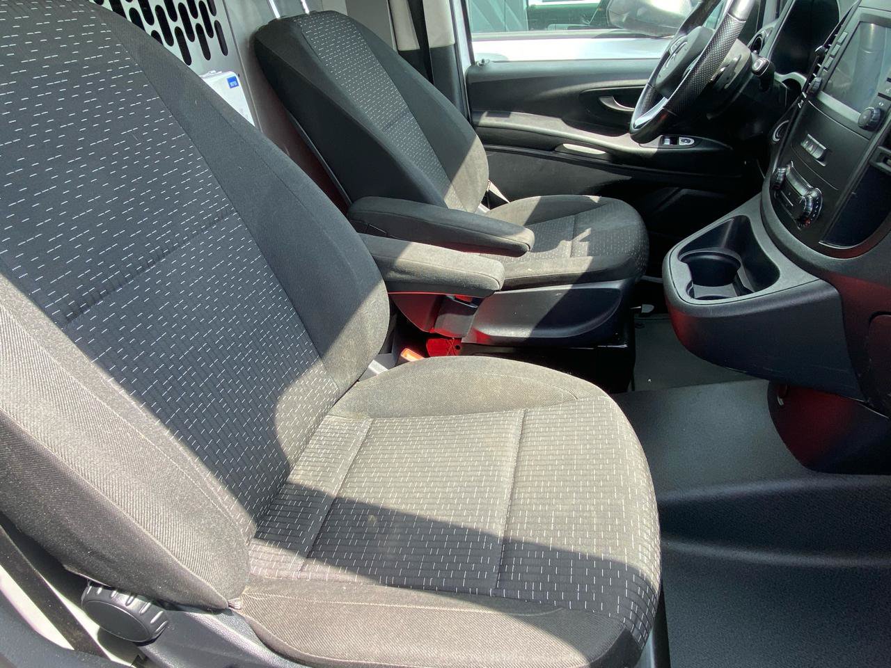 Used 2021 Mercedes-Benz Metris image 16