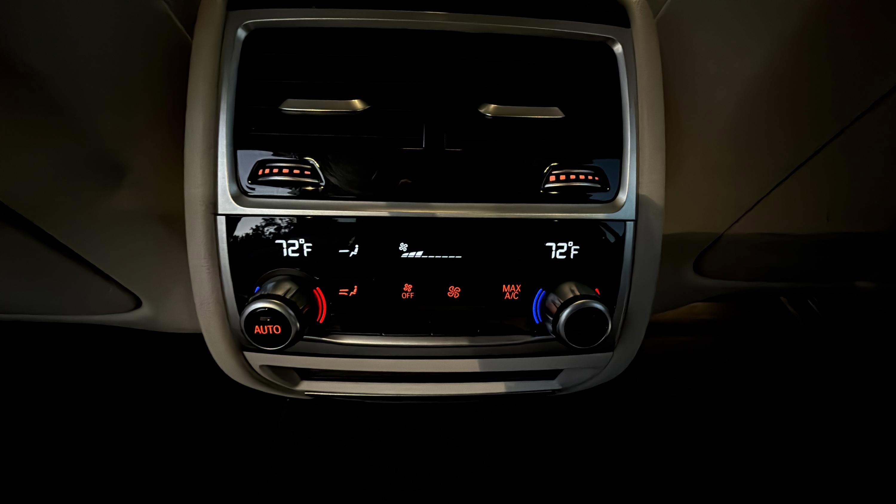 Used 2016 BMW 740i image 27