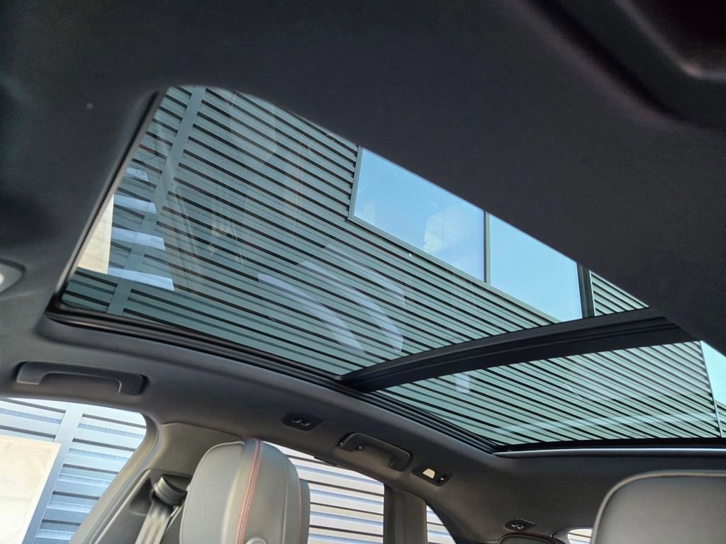 New 2026 Porsche Macan GTS AWD/4WD image 21