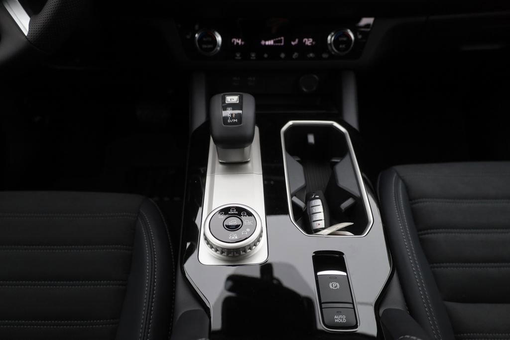 New 2025 Mitsubishi Outlander SE image 24