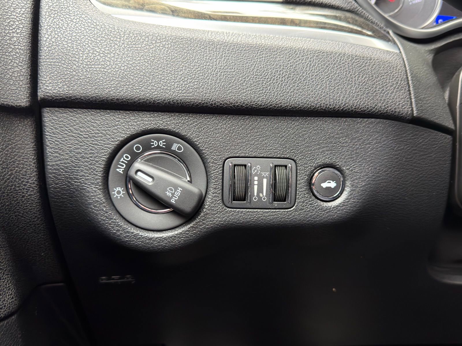 Used 2022 Chrysler 300 Touring L w/ Safetytec Plus Group image 21