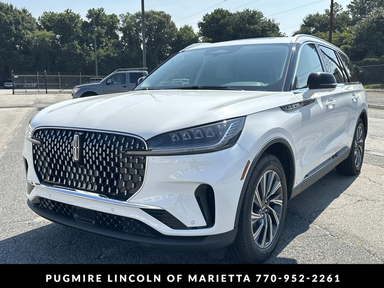 New 2026 Lincoln Aviator 2WD image 3