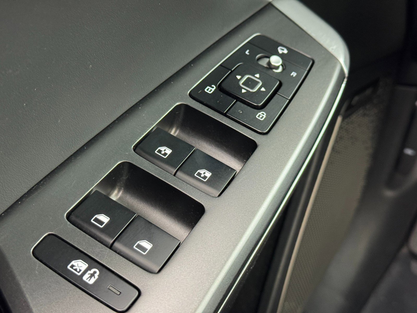 Used 2022 Kia EV6 Wind image 16