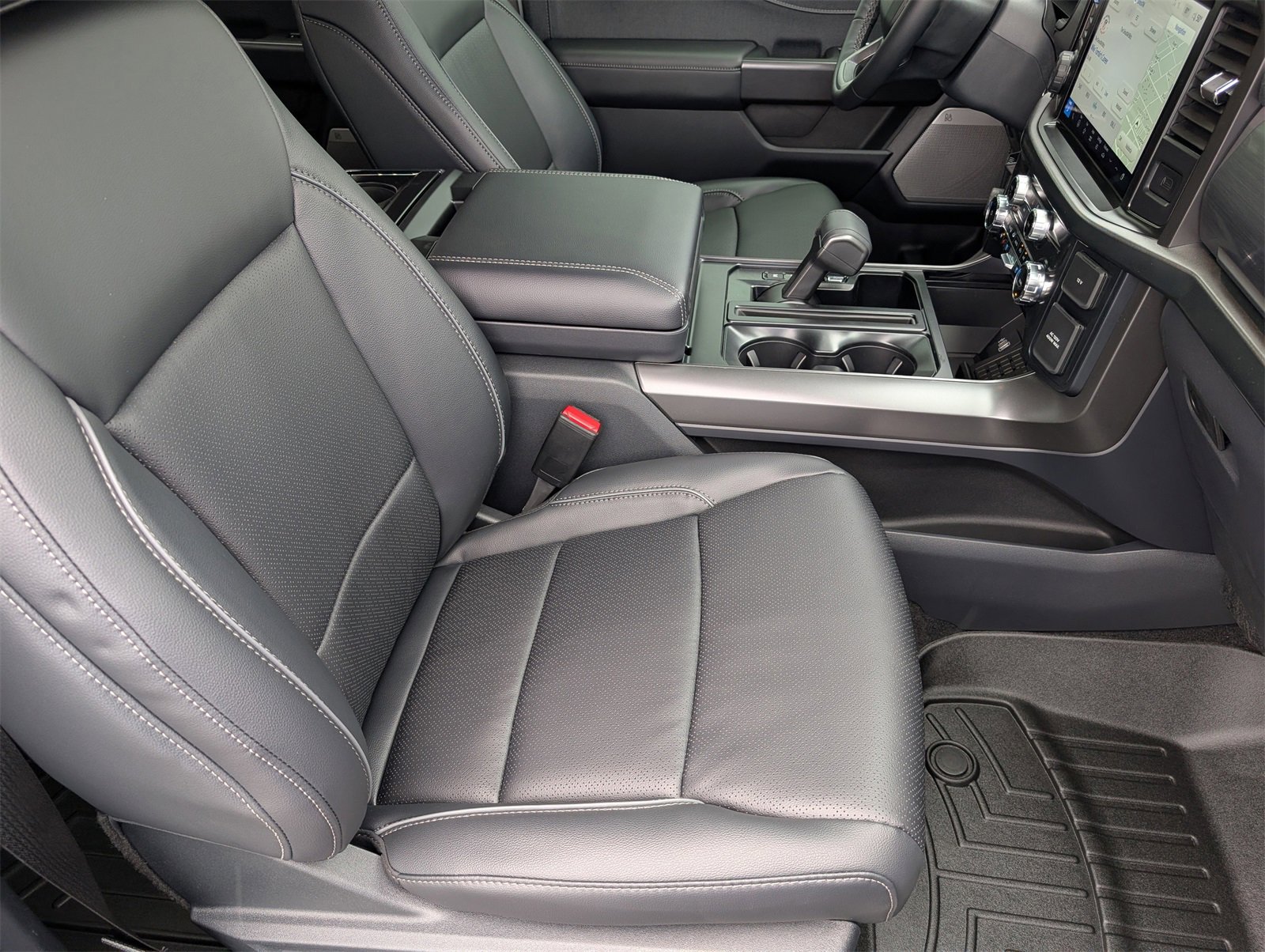 New 2026 Ford F150 Lariat w/ Equipment Group 501A Mid image 25