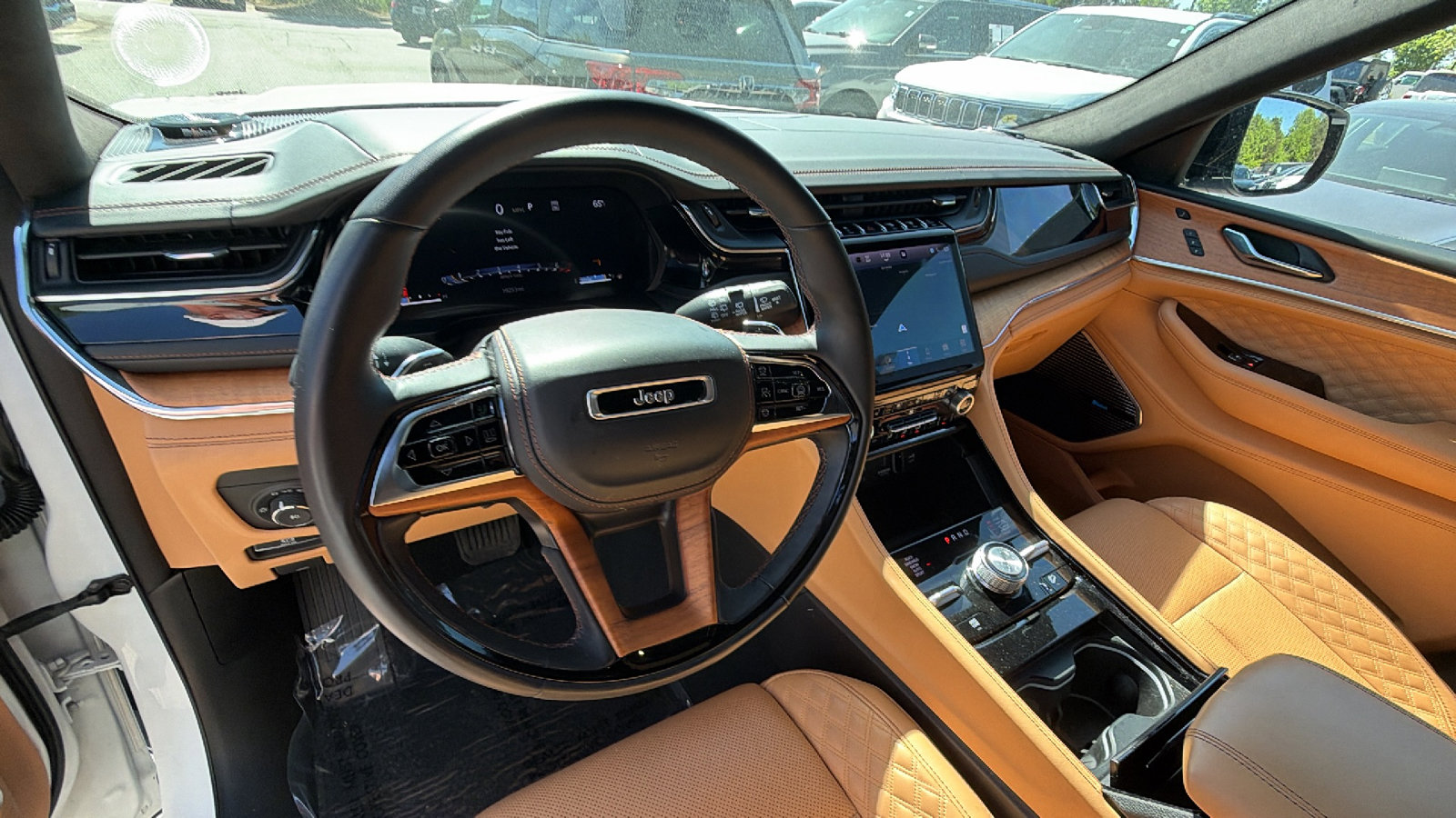 Used 2024 Jeep Grand Cherokee Summit AWD/4WD image 24