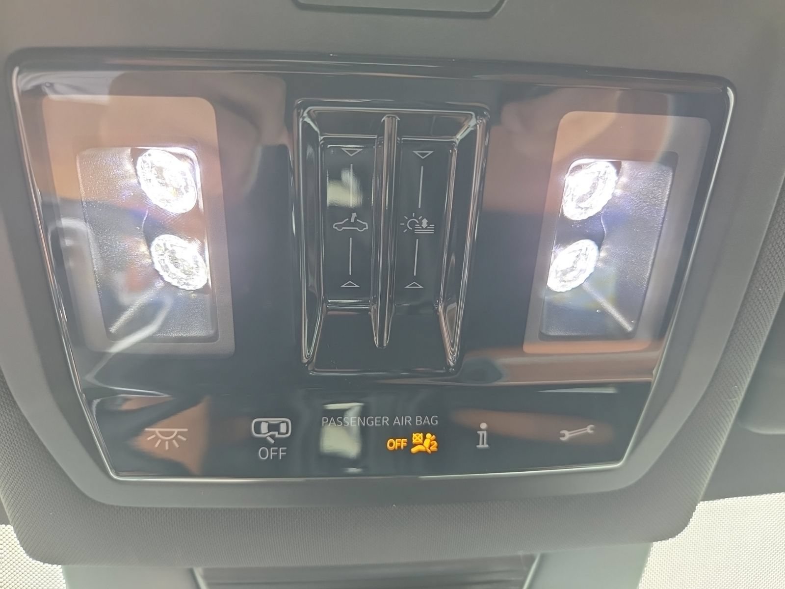 New 2026 Volkswagen Tiguan SEL R-Line AWD/4WD image 17